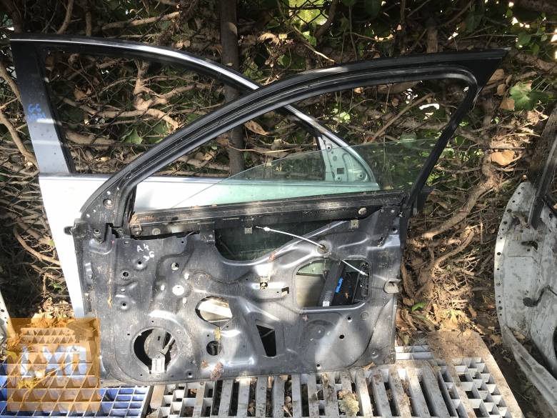AUDI A4 B6  / jobb első ajtó apróhirdetés
