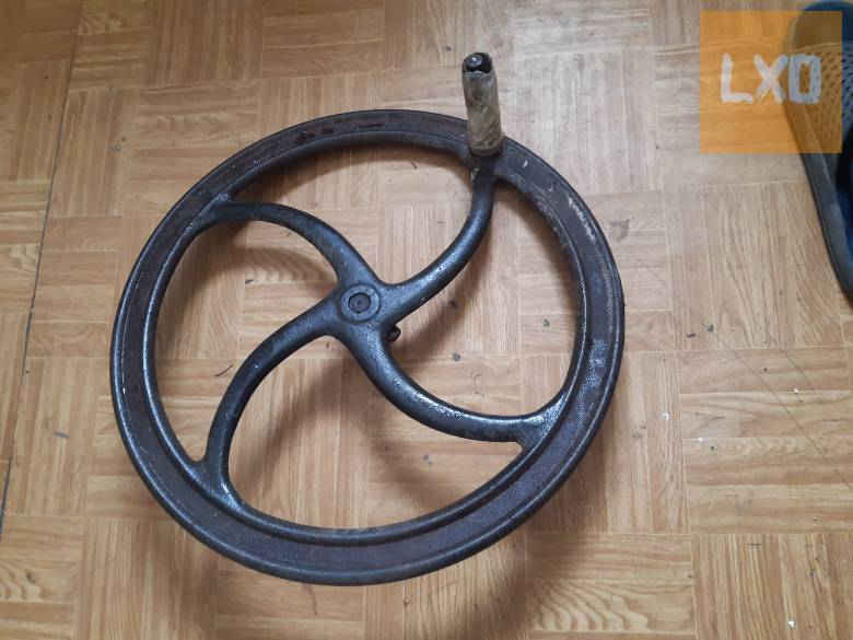 Eladò  meg hajtò kerék apróhirdetés