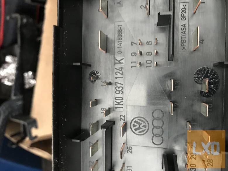 VW GOLF V  1,4 16V BCA / biztosíték tábla 1K0 937 124 K apróhirdetés