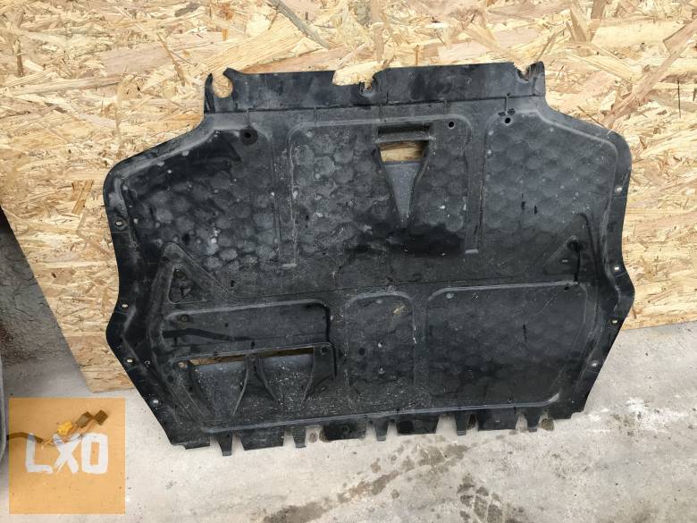 SKODA OCTAVIA II  / alsó motorburkolat ( sérült) 1K0 825 237 apróhirdetés