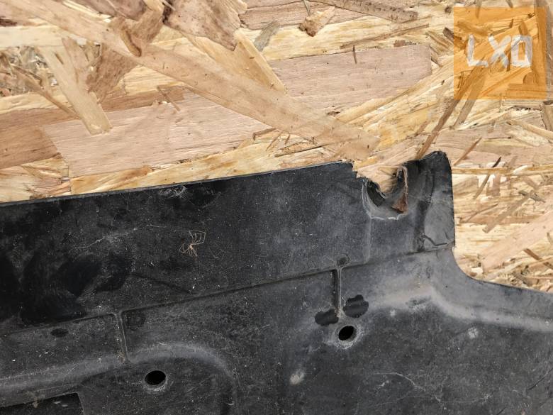 SKODA OCTAVIA II  / alsó motorburkolat ( sérült) 1K0 825 237 apróhirdetés