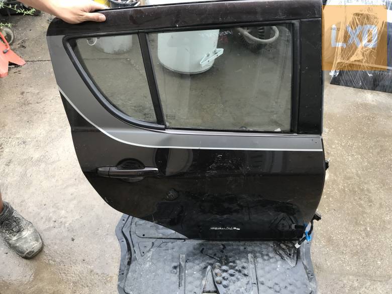 SUZUKI SWIFT MK7 / jobb hátsó ajtó ( enyhén sérült) apróhirdetés