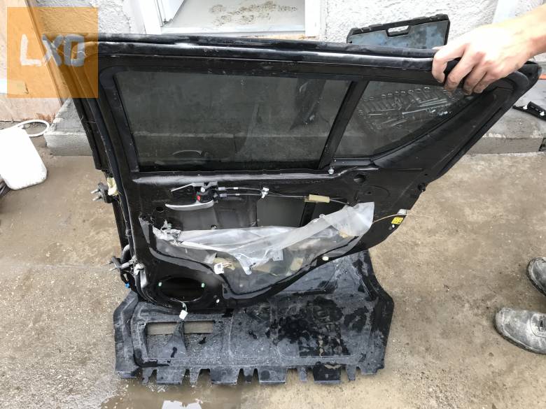 SUZUKI SWIFT MK7 / jobb hátsó ajtó ( enyhén sérült) apróhirdetés