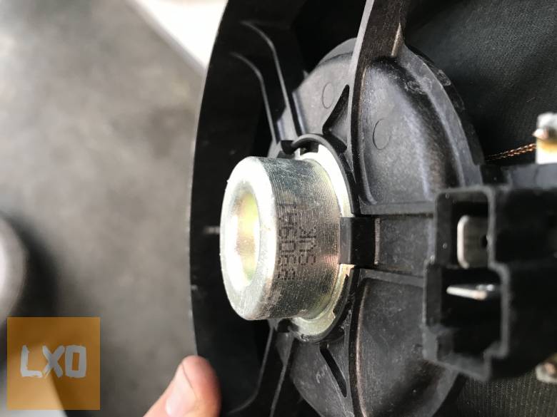 SUZUKI SWIFT  / jobb hátsó hangszóró 2010-2017 apróhirdetés