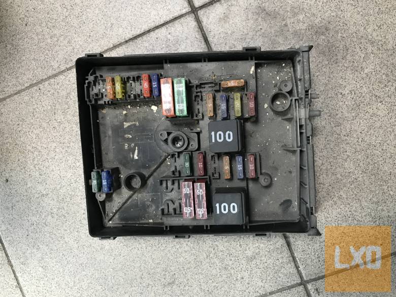 VW GOLF V _OCTAVIA II_LEON 1P biztosíték tábla 1K0 937 125 D apróhirdetés