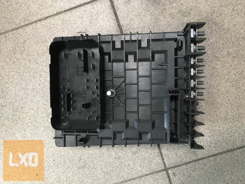 VW GOLF V _OCTAVIA II_LEON 1P biztosíték tábla 1K0 937 125 D apróhirdetés