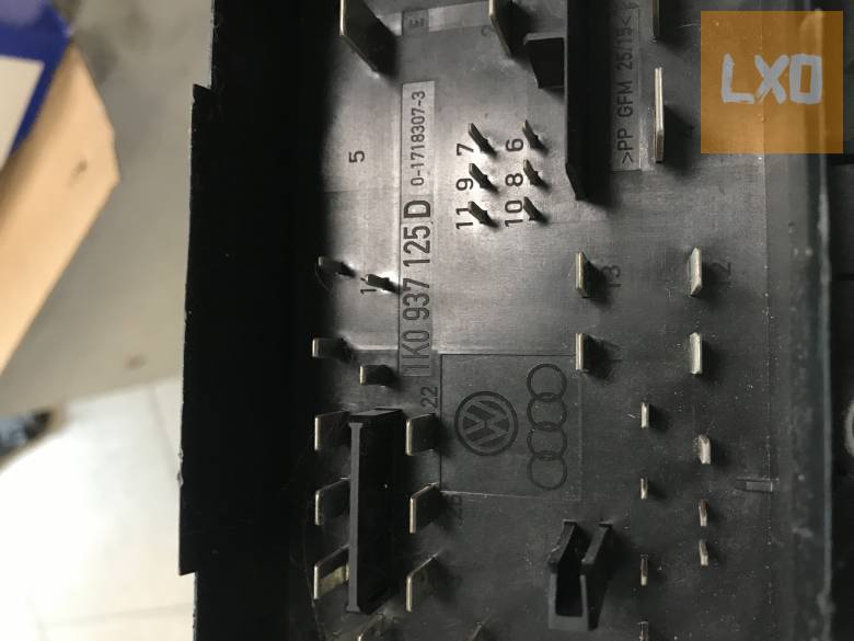 VW GOLF V _OCTAVIA II_LEON 1P biztosíték tábla 1K0 937 125 D apróhirdetés