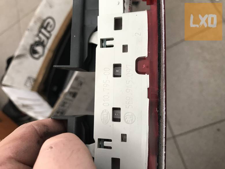 SKODA OCTAVIA III Kombi  / pótféklámpa  5E9 945 097 apróhirdetés