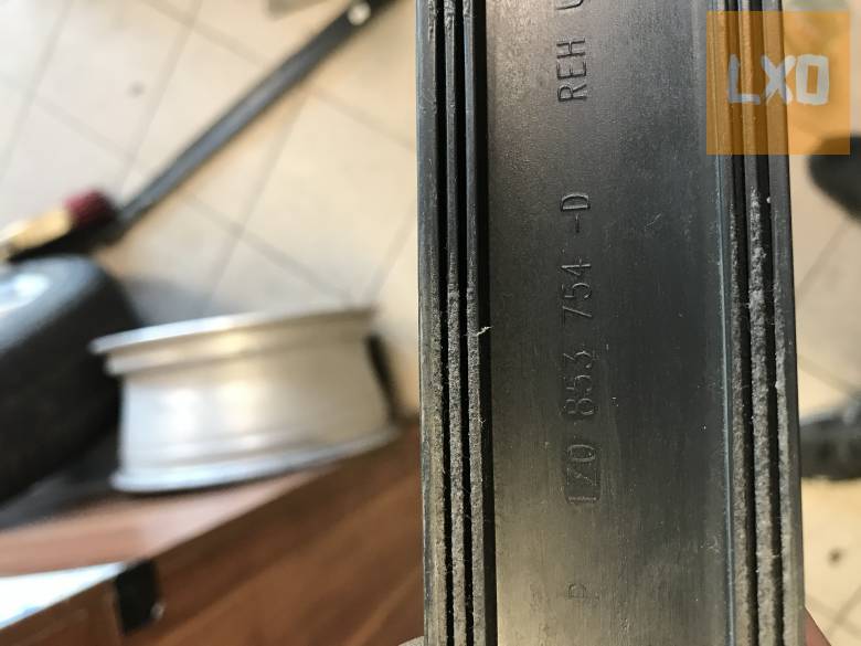 SKODA OCTAVIA II / jobb hátsó ajtó díszléc 1Z0 853 754 D apróhirdetés