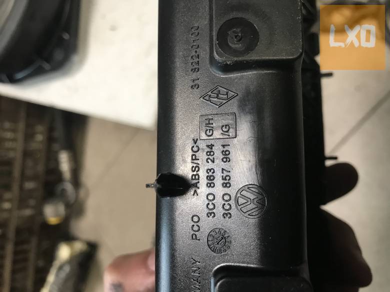 VW PASSAT B6 / hamutartó 3C0 863 284 apróhirdetés