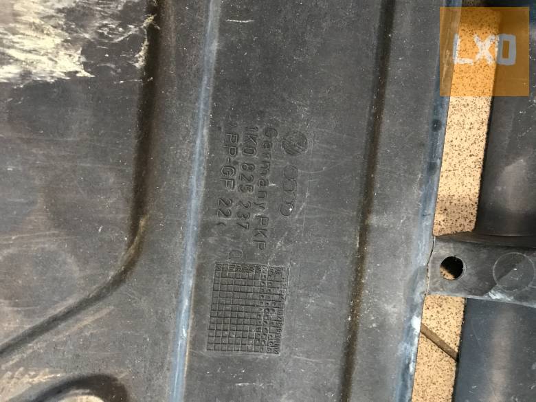 SKODA OCTAVIA II  2,0 PD / alsó motorburkolat (sérült) 1K0 825 237 Q apróhirdetés