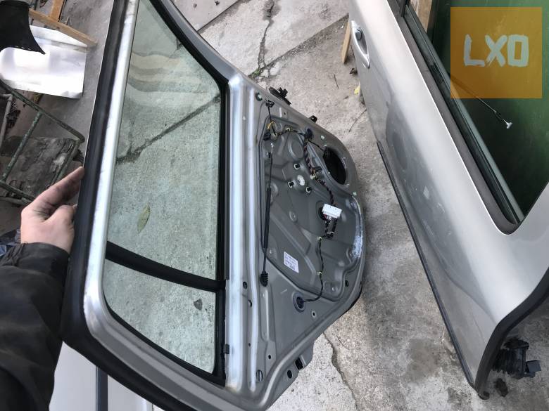 SKODA OCTAVIA II Kombi -* bal hátsó ajtó apróhirdetés