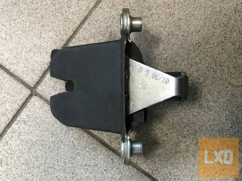 SKODA OCTAVIA II / csomagtér zár 1Z0 827 501 D apróhirdetés