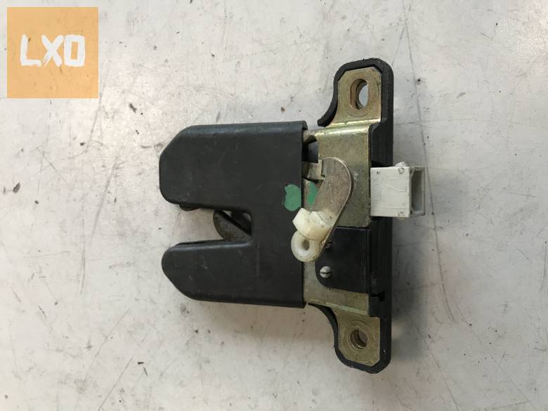 AUDI A4 B5  / csomagtér zár 8D5 827 505 apróhirdetés