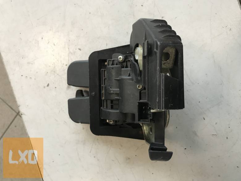 SKODA OCTAVIA III Kombi / csomagtér zár apróhirdetés