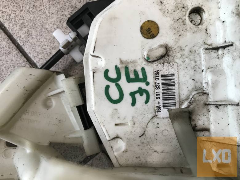 VW PASSAT CC / jobb első zár 5N1 837 016 A apróhirdetés