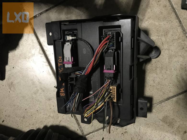 AUDI A4 B8 / komfortmodul 8K0 907 064 M apróhirdetés