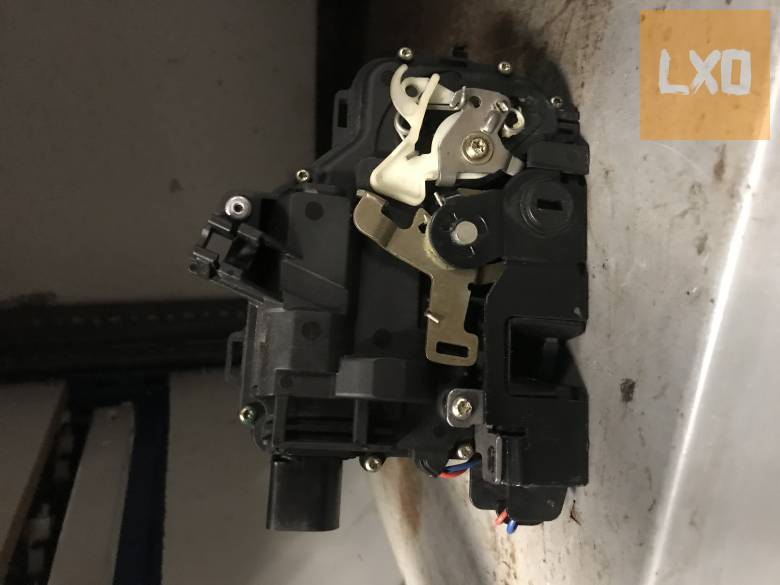 VW GOLF IV  / jobb hátsó zár apróhirdetés