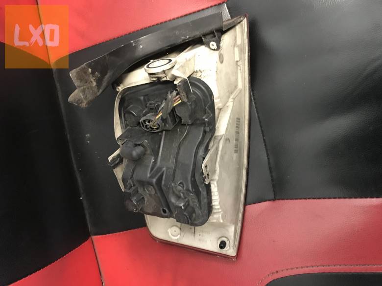 AUDI A4 B7 SEDAN  / jobb hátsó külső lámpa apróhirdetés