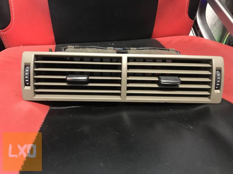 AUDI A4 B7  / középső légbefúvó 8E0 820 951 H apróhirdetés
