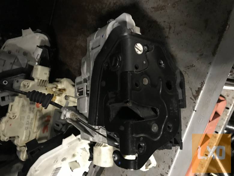 VW PASSAT B7 / jobb hátsó zár 3C4 839 016 A apróhirdetés