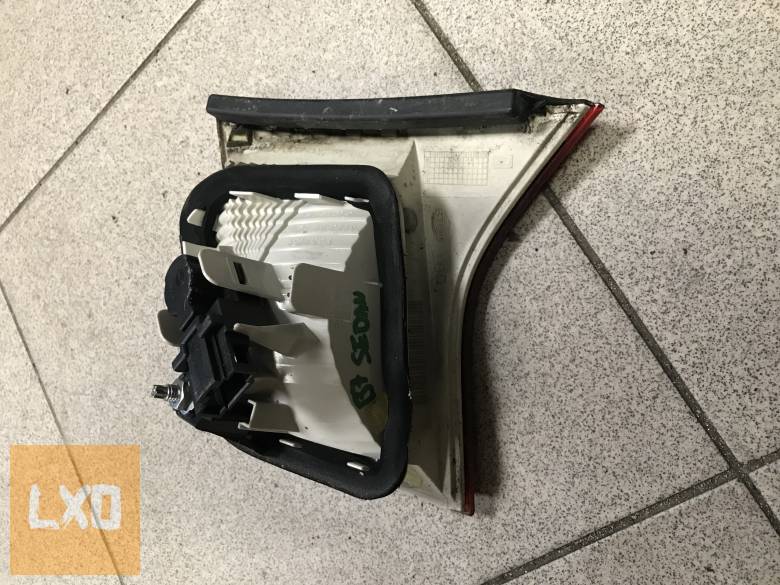 AUDI A4 B7  Sedan /  bal hátsó belső lámpa apróhirdetés