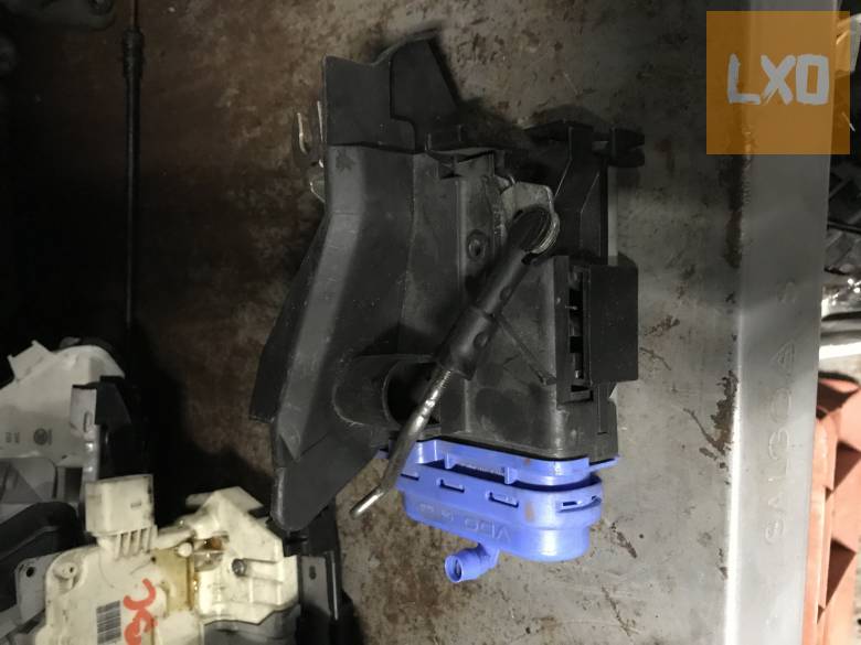 AUDI A3 8L  / jobb hátsó zár 8D0 839 016 A apróhirdetés