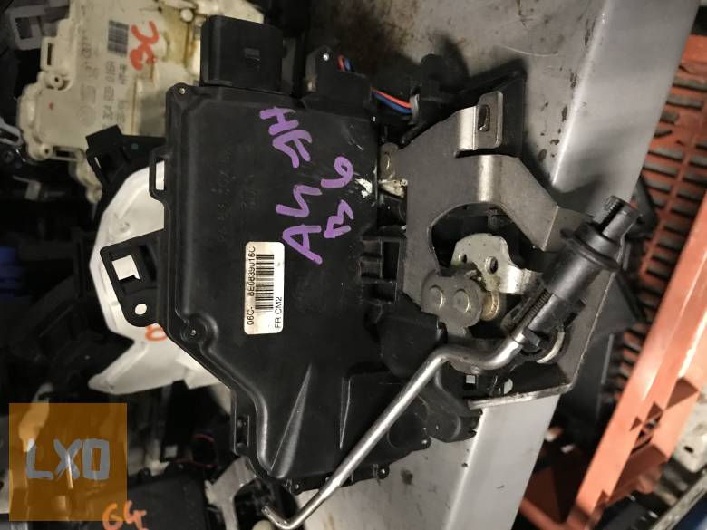 AUDI A4 B6  / jobb hátsó zár 8E0 839 016 C apróhirdetés