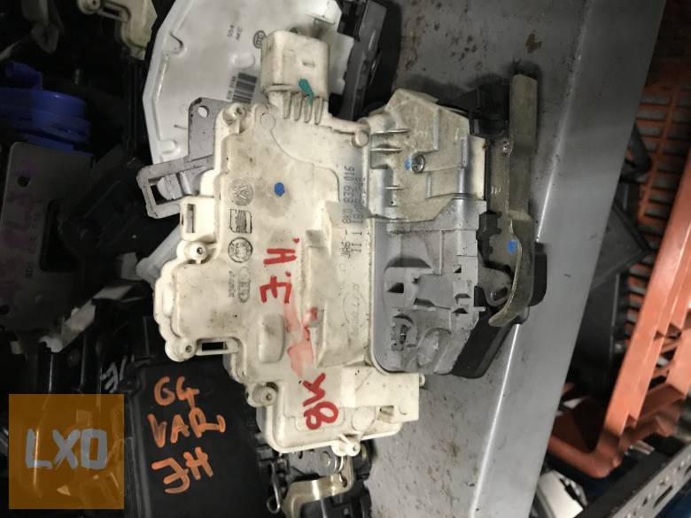 AUDI A4 B8 / jobb hátsó zár 8K0 839 016 apróhirdetés