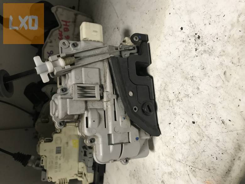 VW PASSAT B7 VARIANT  / bal hátsó zár 3C4 839 015 A apróhirdetés