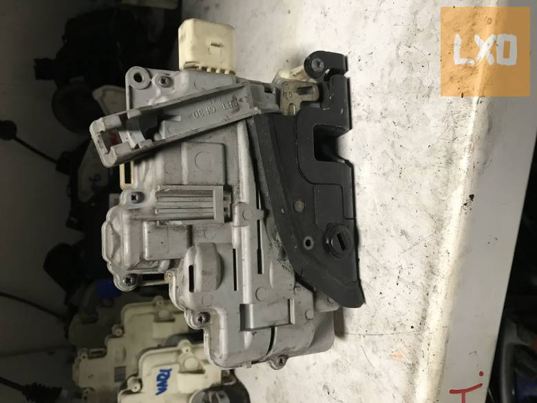 VW PASSAT B6   / bal hátsó zár 3C4 839 015 A apróhirdetés