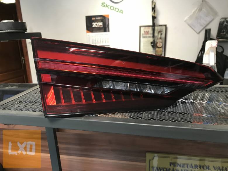 AUDI A5 8W / bal hátsó belső lámpa 8W6 945 093 G apróhirdetés