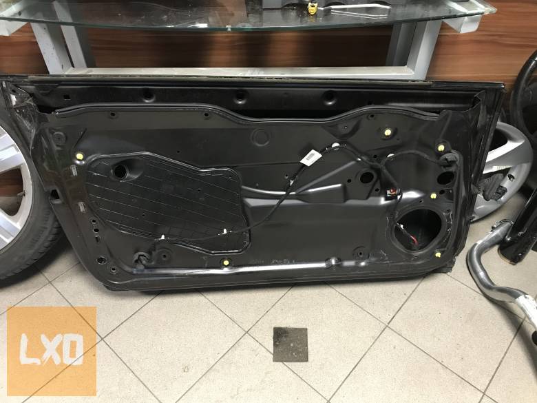 AUDI A3 8P (3 ajtós) bal ajtó ( LZ7L ) apróhirdetés