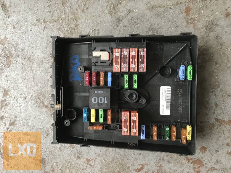 VW GOLF V 2,0 PD BKD / biztosíték tábla 1K0 937 125 apróhirdetés