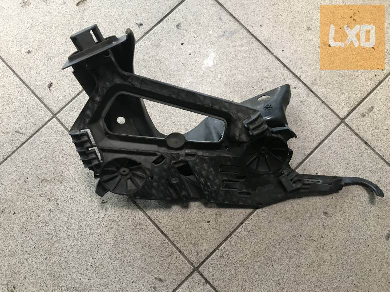 SKODA OCTAVIA II ( FL előtti) / jobb fényszóró tartó apróhirdetés