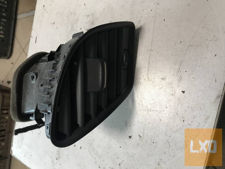 AUDI A4 B8  / jobb  légbefúvó apróhirdetés