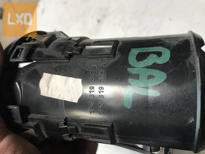 SEAT LEON 1P  / bal légbefúvó apróhirdetés