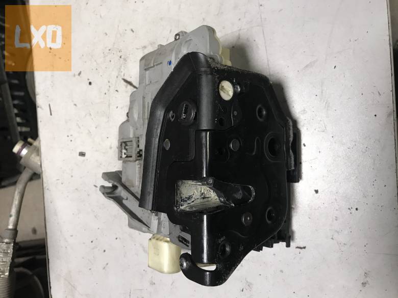 VW PASSAT B6 - jobb hátsó zár 3C4 839 016 A apróhirdetés