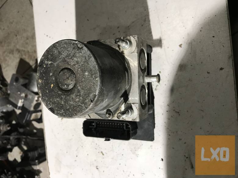 AUDI A4 B7 2,0 PD  - ABS kocka 8E0 910 517 B apróhirdetés