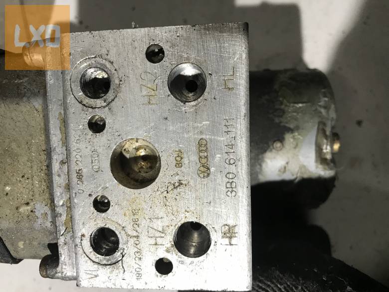 VW PASSAT B5.5 1,9 PD  - ABS kocka 3B0 614 111 apróhirdetés