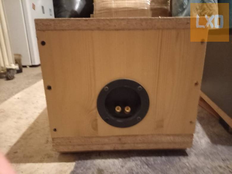 Mélyláda 20 cm-es hangszórónak - (Könnyen átalakítható 25-ösnek!) apróhirdetés