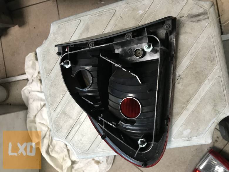SEAT LEON 1M /  jobb hátsó külső lámpa apróhirdetés