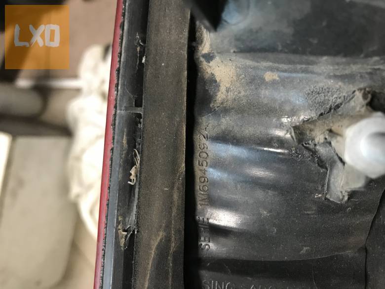 SEAT LEON 1M - jobb hátsó belső lámpa (javított) apróhirdetés