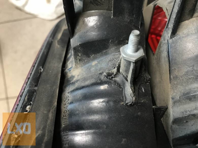 SEAT LEON 1M - jobb hátsó belső lámpa (javított) apróhirdetés