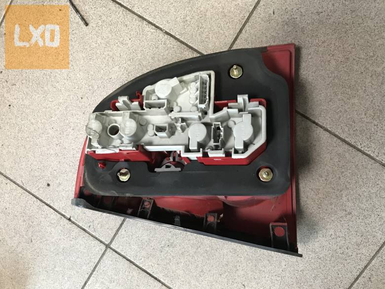 VW PASSAT B5.5 SEDAN - bal hátsó lámpa apróhirdetés