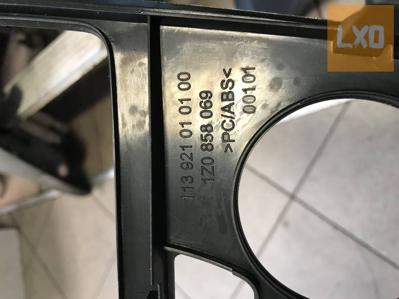 SKODA OCTAVIA II - középkonzol keret apróhirdetés