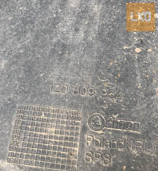 SKODA OCTAVIA II ( FL előtti) - jobb dobbetét apróhirdetés