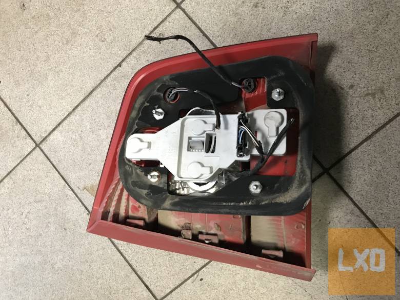 SKODA OCTAVIA II Kombi - bal hátsó lámpa apróhirdetés