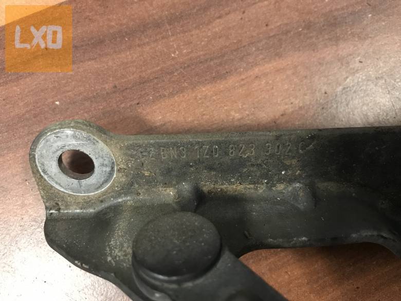 SKODA OCTAVIA II - jobb géptető zsanér 1Z0 823 302 C apróhirdetés