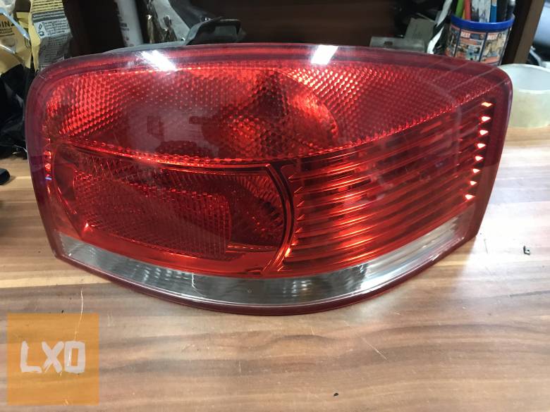 AUDI A3 8P (3 ajtós) /  jobb hátsó lámpa apróhirdetés